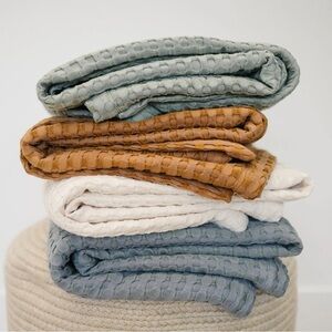 Mebie Baby Mauve Waffle Quilt